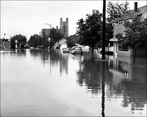 Hays 1951 flood 900 Block Ash Street Looking South